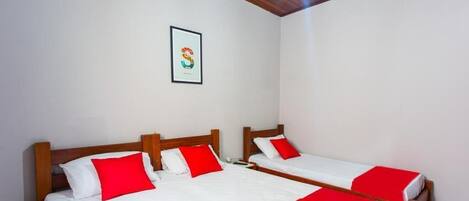 Habitación triple estándar, patio