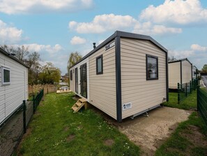 Chalet | Exterior - Cozy Caravan Donkmeer 6p (Berlare)