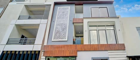 House | Exterior