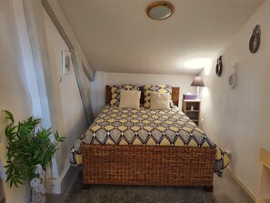 Room - Vacation home with pool/ 7 persons "Aux Petits Bonheurs (Gizay)