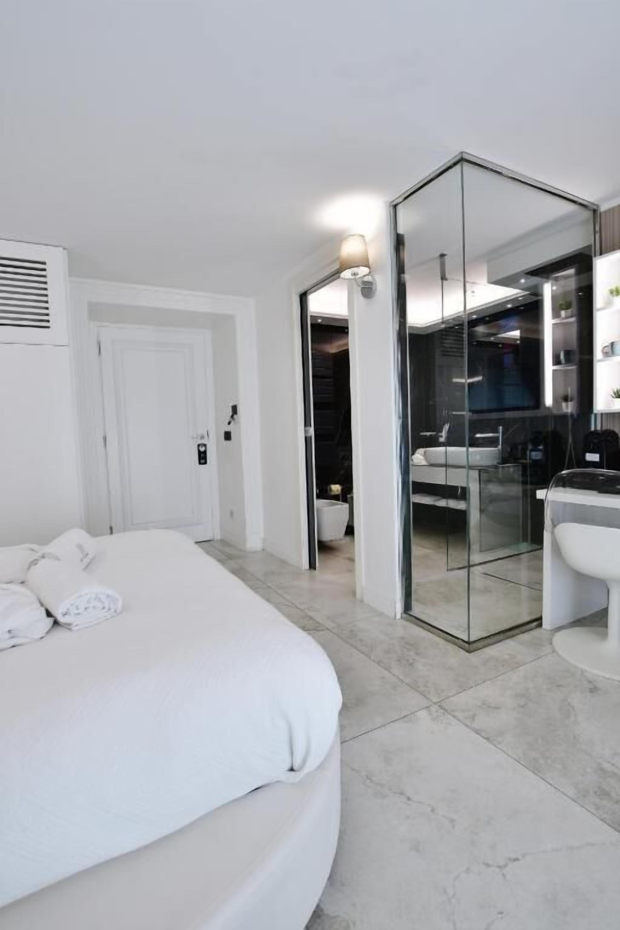 Suite Premium, 1 très grand lit, salle de bains privée, vue ville