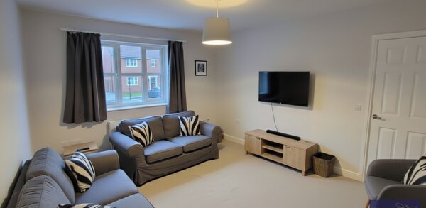 Teams, 4br, 9 Single Beds, Parking & Garden, Mod - Bristol