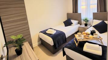 4 bedrooms, iron/ironing board, free WiFi, bed sheets