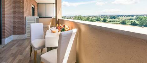 屋外ダイニングエリア