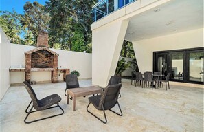 Villa, Multiple Bedrooms, Private Pool | Tempat makan luar