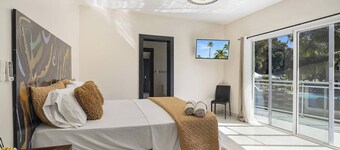 Luxurious Bright and Stylish, 7 Bedroom Villa