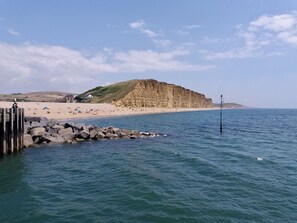 Beach - 1 Rose Cottage - sleeps 5 guests  in 3 bedrooms (Bridport)