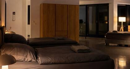 Modern penthouse for up to 5 people near Berlin. Only 15 minutes to BER!