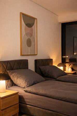 2 bedrooms, free WiFi, bed sheets - Modern penthouse for up to 5 people near Berlin. Only 15 minutes to BER! (Ludwigsfelde)