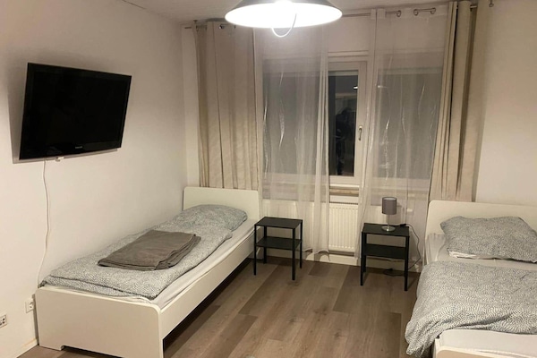 Schlafzimmer 1