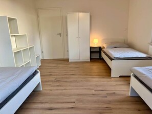 2 bedrooms, free WiFi, bed sheets - Worker and holiday apartment Lingenfeld (Lingenfeld)