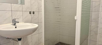 Project and team accommodation in Oberhausen-Rheinhausen for up to 15 people