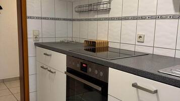 Fridge, oven, stovetop, toaster