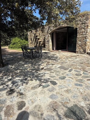 屋外ダイニングエリア