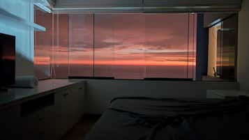 Ferros/tábuas de passar roupa, Wi-Fi de cortesia, roupa de cama