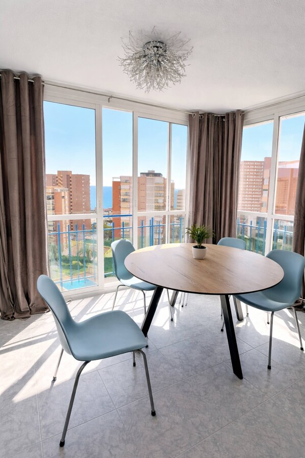 Dining - Sea View • Pool • 5 Min Walk to Beach • Parking (Benidorm)