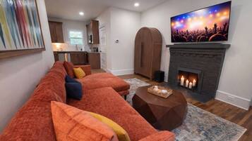 TV, fireplace, stereo