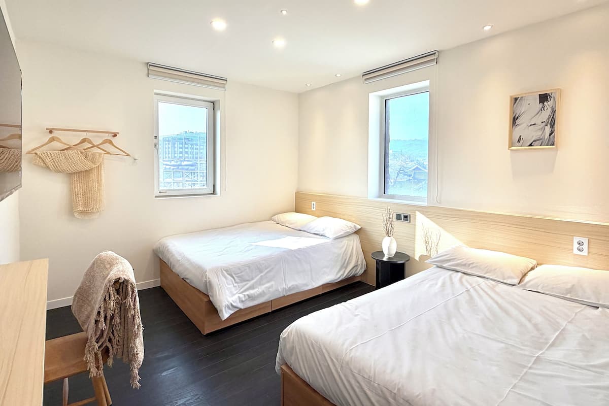 Classic Quadruple Room, 2 Double Beds, Non Smoking, Private Bathroom