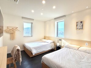 Classic Quadruple Room, 2 Double Beds, Non Smoking, Private Bathroom - Unplug Anguk (Seoul)