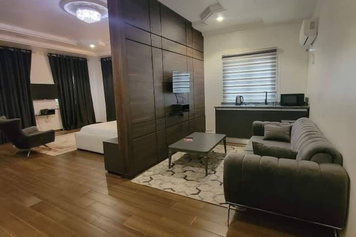 Deluxe Studio Suite | Living area