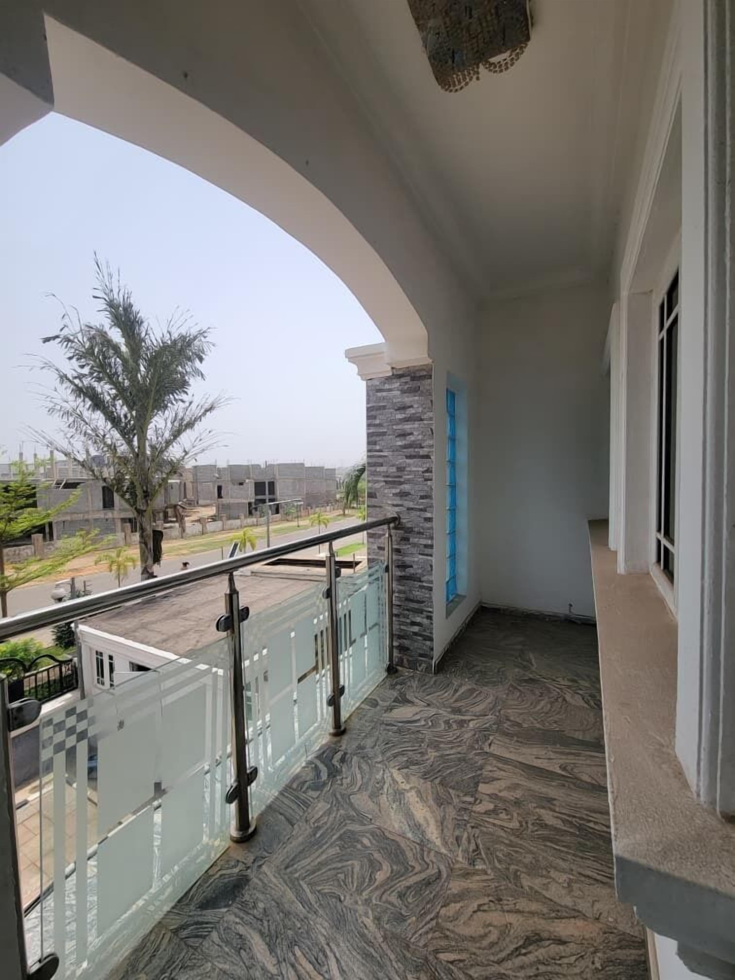 Deluxe Suite, Balcony, City View | Terrace/patio