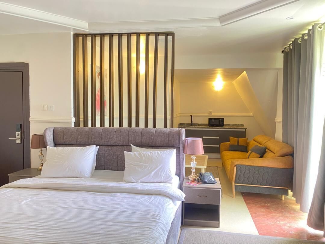 Penthouse Deluxe - balkong - utsikt mot bergen