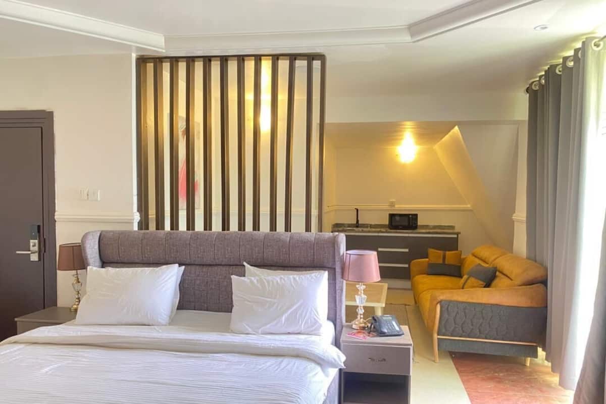 Penthouse Deluxe - balkong - utsikt mot bergen