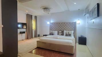 Deluxe Penthouse, Balcony, Mountain View