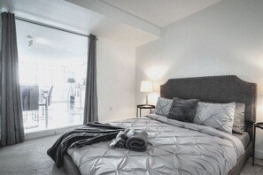 Room - Elite 2BR Condo In Heart of Toronto with Free Parking (Toronto)