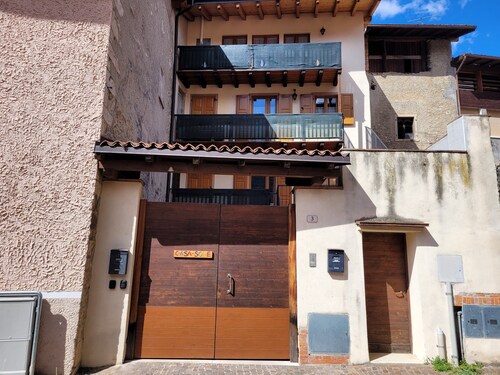 Appartement « Casa Sole » avec vue sur la montagne, balcon et Wi-Fi