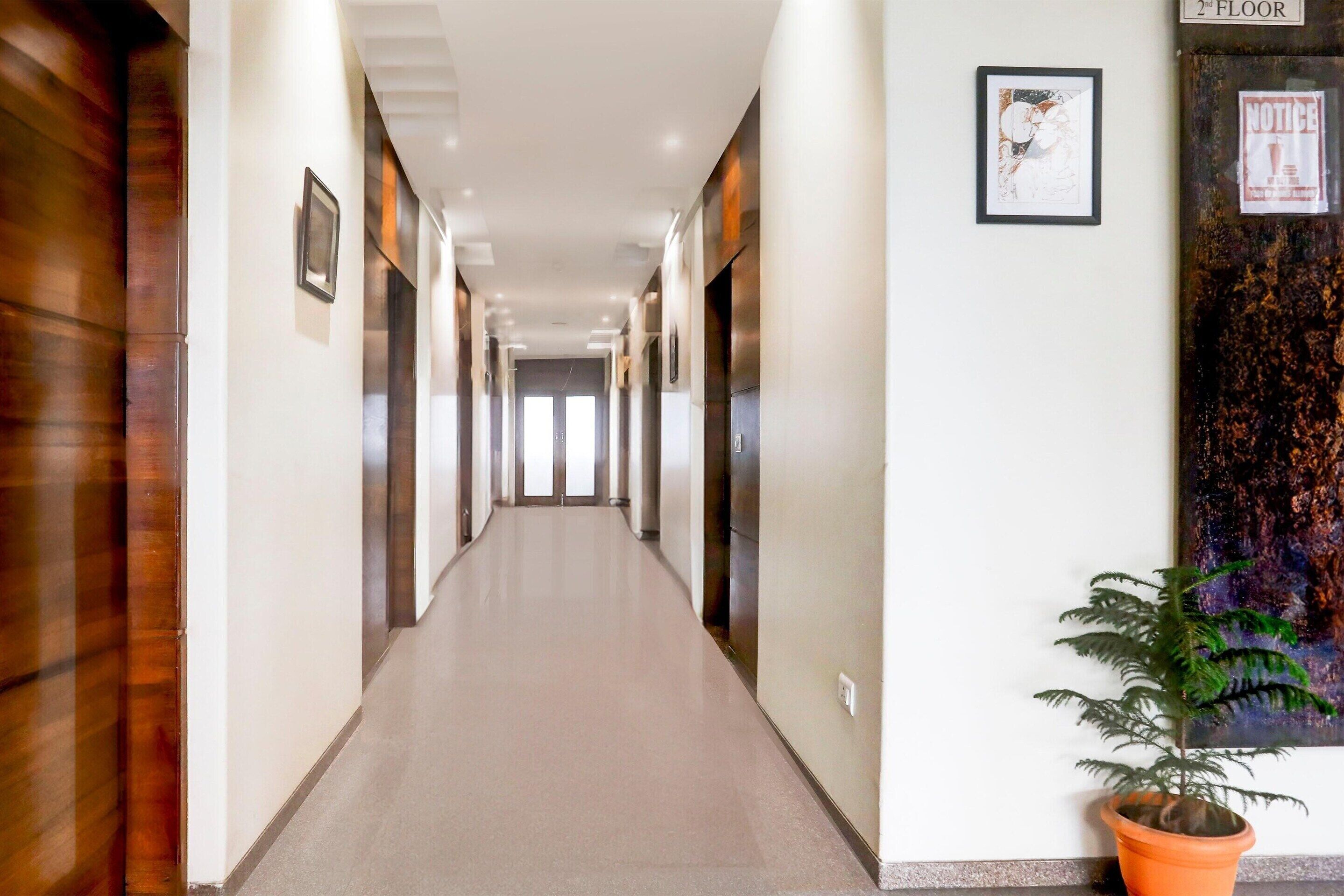 المنشأة من الداخل