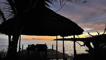 Bungalow Standard, vue plage | Restauration extérieure