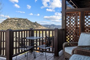 Outdoor dining - Estes Park Condo w/ Hot Tub & Lake Views Near RMNP (Estes Park)