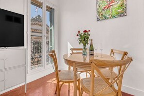 Dining - Vrbo Property (Nice)