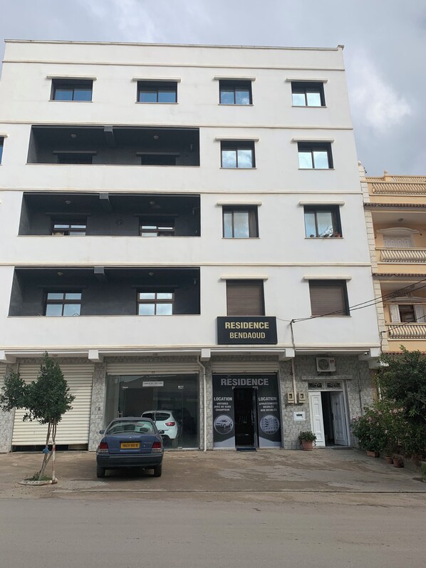 Exterior - 7-PERSON APARTMENT BENZERGA BORDJ EL KIFFAN 20' AIRPORT 20' BEACHES (Bordj El Kiffan)