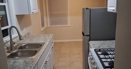 Cozy fully furnished 1-bedroom house in beautiful Lancaster