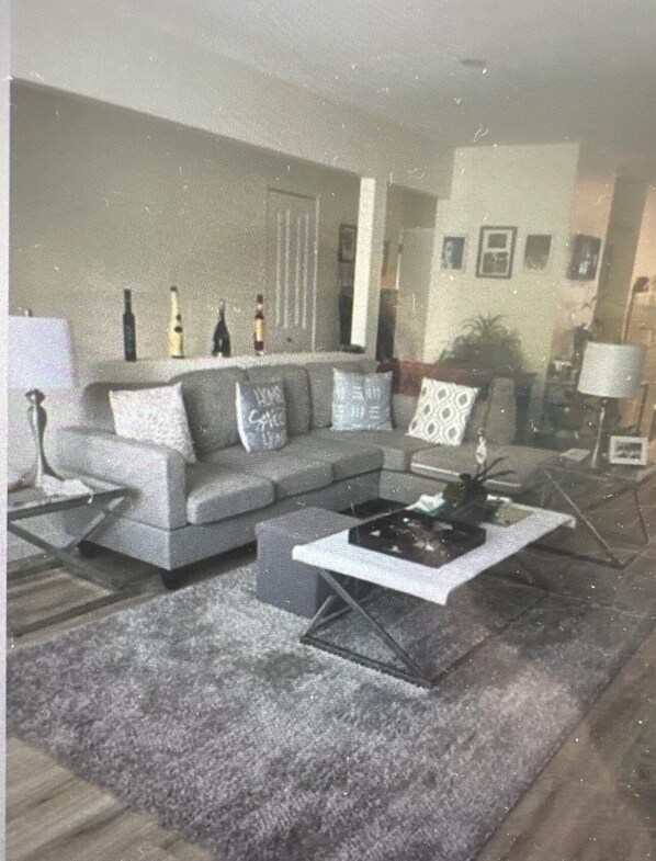 Living area -
Private Bedroom | Pet-Friendly | Quiet & Cozy House (Vancouver)