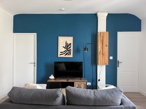 Living area - Vrbo Property (Trélazé)