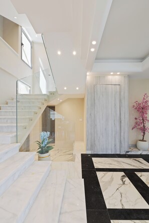 ลักซ์ชัวรี่วิลล่า, 4 ห้องนอน, วิวสวน | ภายใน