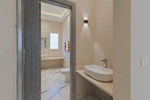 Luxury Villa, 4 Bedrooms, Garden View | Bathroom - ELITE Luxury 4BR Villa PalmHills Golf Ex (Giza Governorate)