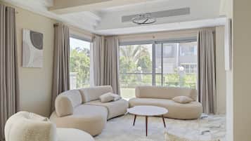 Vil·la de luxe, 4 dormitoris, vistes al jardí | Sala d'estar