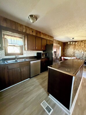 Interior - Cozy Country Home- Open Skies and Farmland view (Meriden)