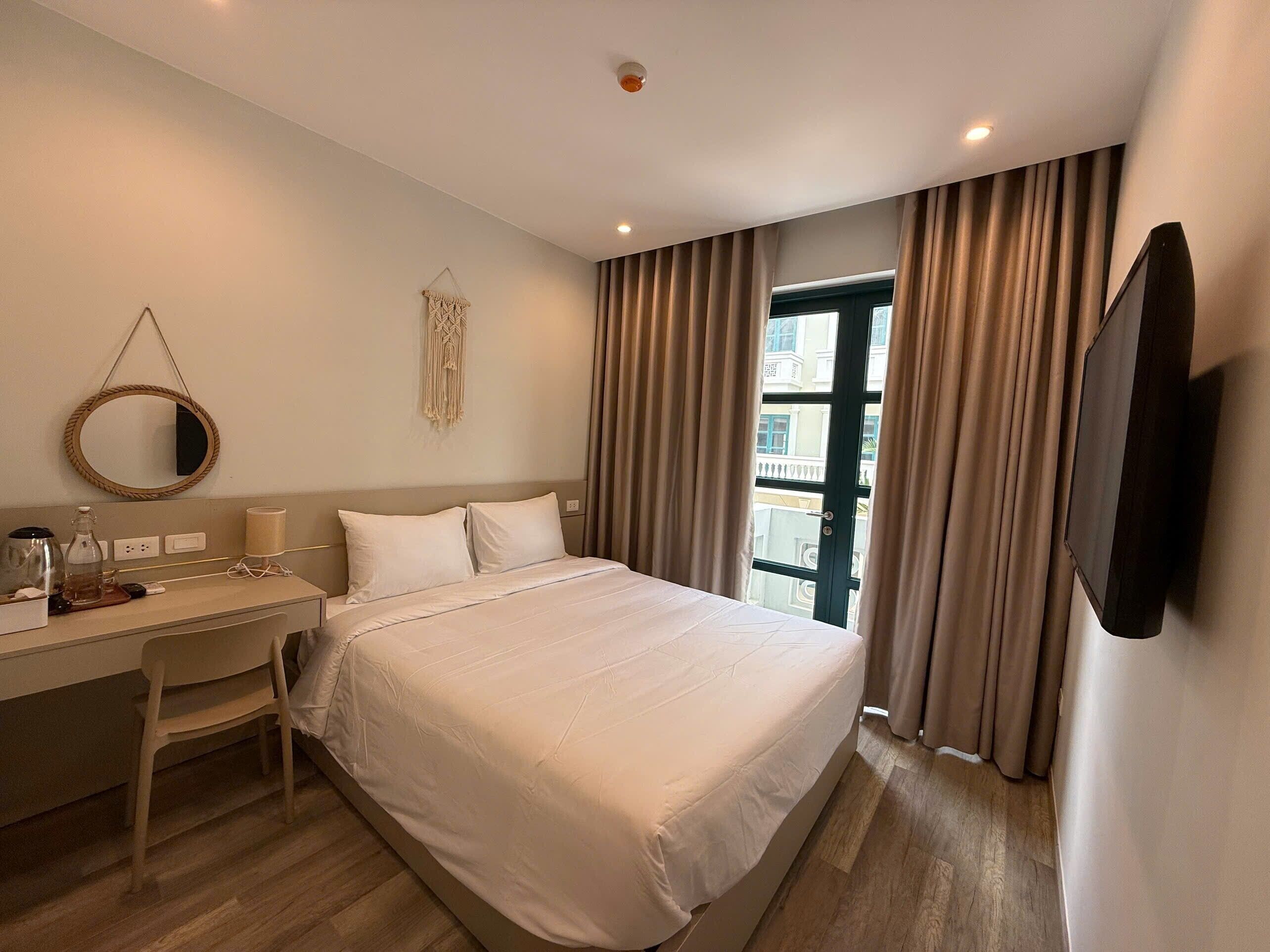 Lyxigt dubbelrum - utsikt mot staden