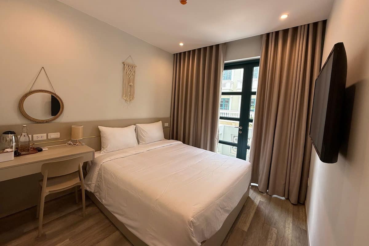 Lyxigt dubbelrum - utsikt mot staden