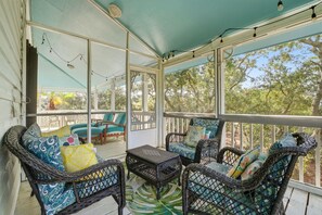 Terrace/patio - NEW LISTING!! Welcome to Caribbean Breezes- Fort Morgan Getaway (Gulf Shores)