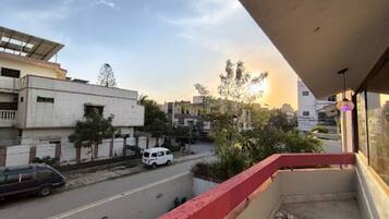 Deluxe Double Room | Property grounds