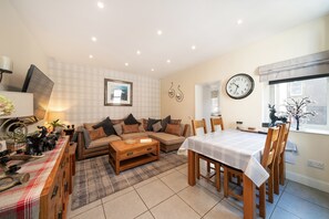 Interior - Fionas Cottage -  a house that sleeps 6 guests  in 3 bedrooms (Crieff)