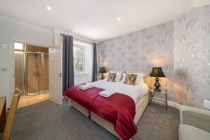 WiFi, bed sheets - Fionas Cottage -  a house that sleeps 6 guests  in 3 bedrooms (Crieff)