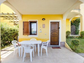 Apartment | Exterior - Holiday Home With air Conditioning and Shared Pool (Viddalba)
