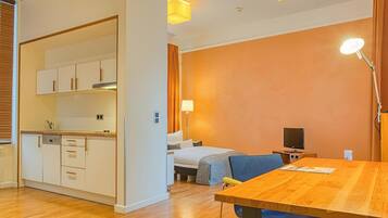 Familien-Studiosuite, Mehrere Betten, Kochnische